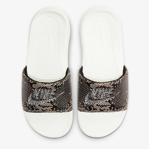 Chuck Taylor White Size 11.5 Women Sale