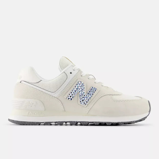 NB Women 574 (White Linen)