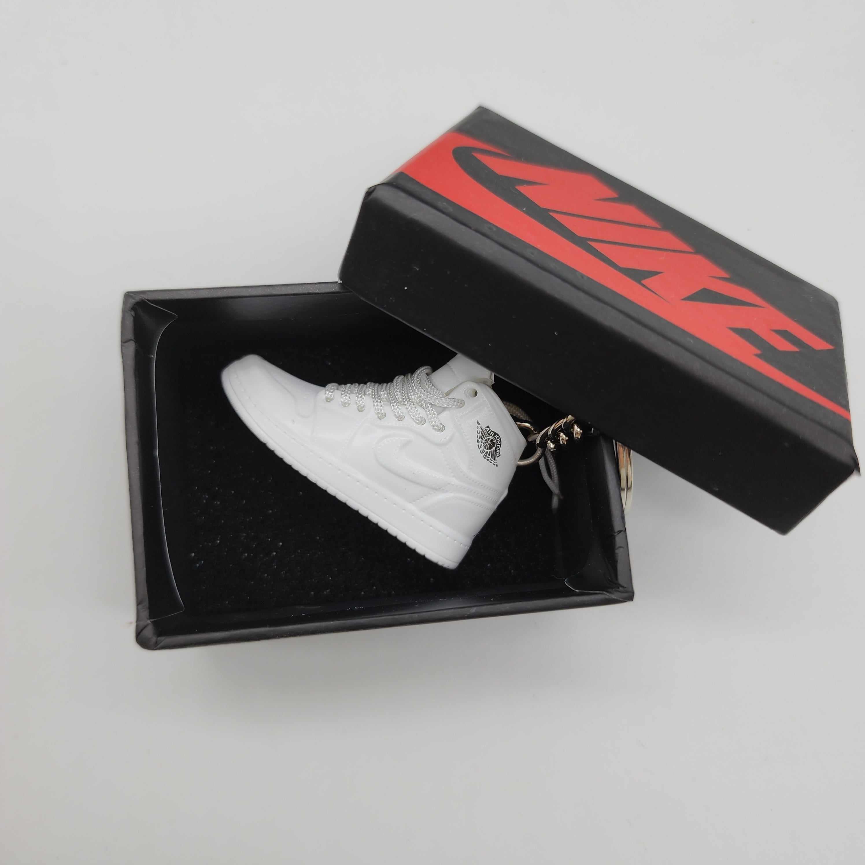 Mini Sneaker Keyring- AJ1 x LV – Diamond Kicks